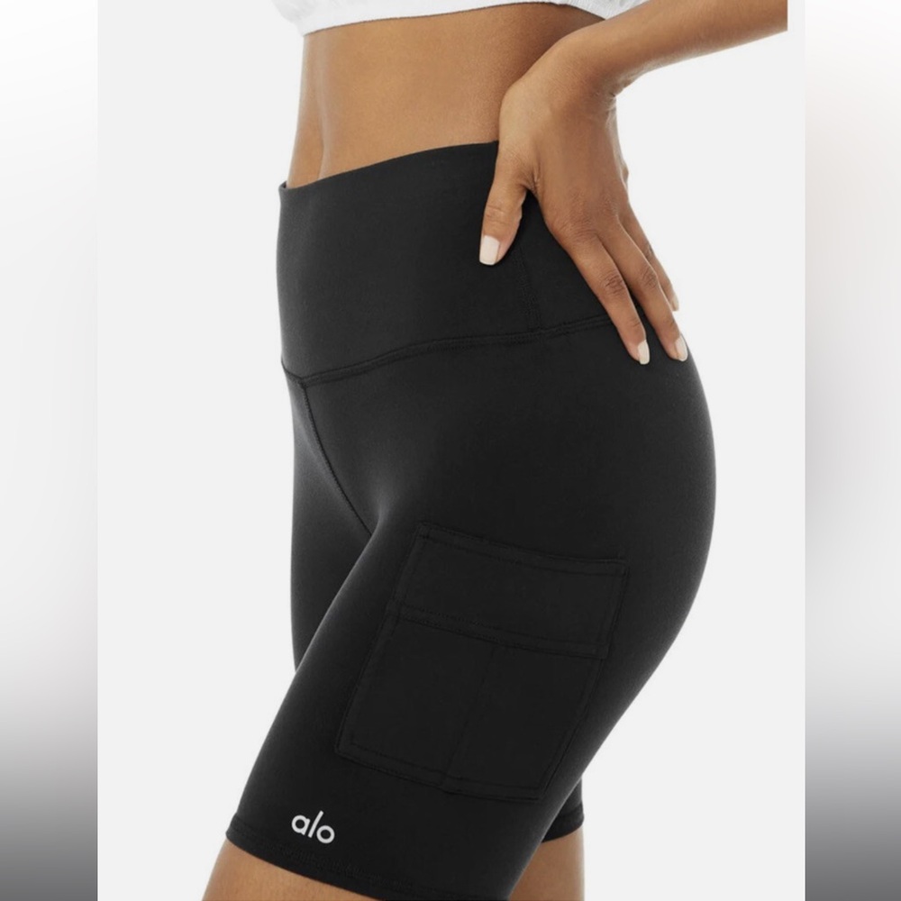 ALO Yoga Women's Black Bike Shorts